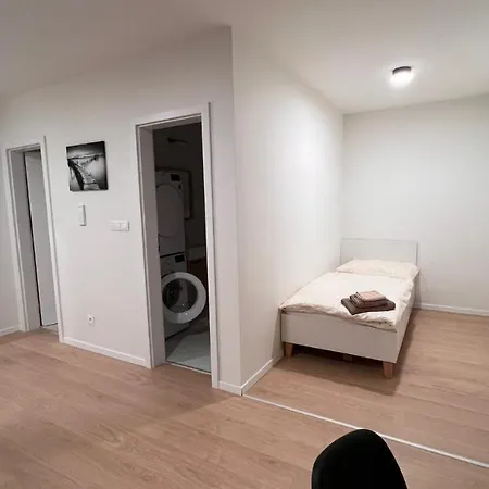 Apartment 2 With Terrace, 2ak Bratislava